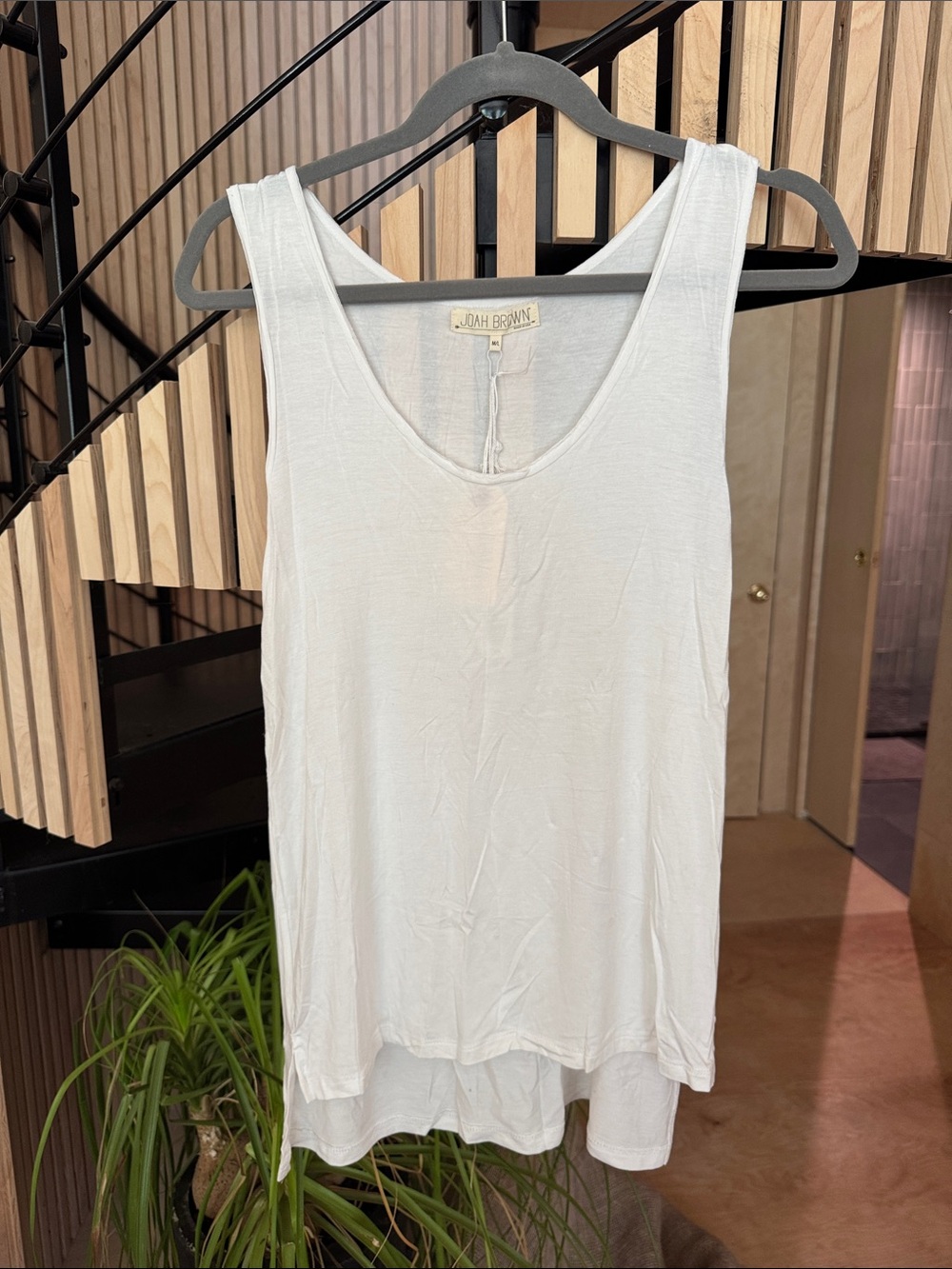 Joah Brown White Layered Scoop Neck Tank
